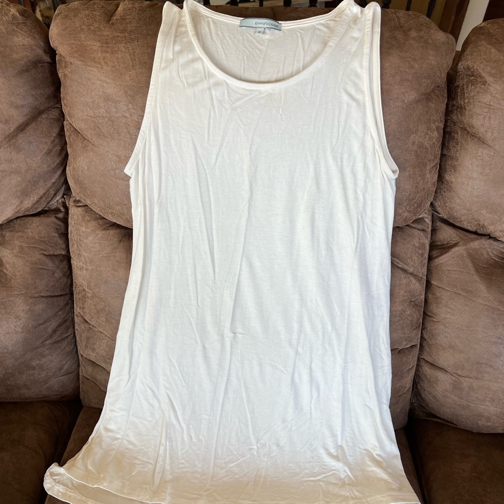 Emma’s Closet -M Tank